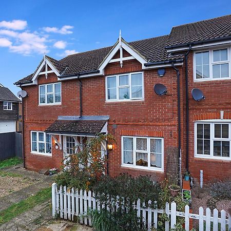 Comfortable Stylish Townhouse In Ashford Sleeps 5 Netflix 2 Parking Spaces Perfect For Contractors And Families מראה חיצוני תמונה