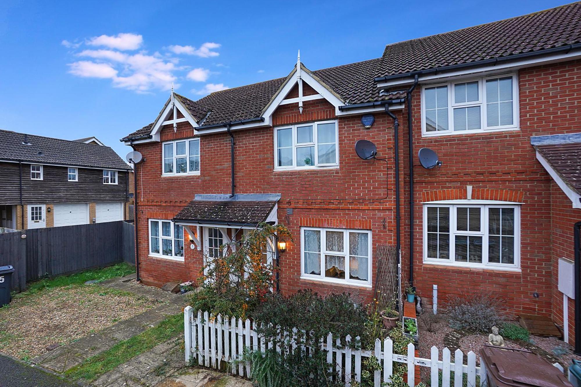 Comfortable Stylish Townhouse In Ashford Sleeps 5 Netflix 2 Parking Spaces Perfect For Contractors And Families מראה חיצוני תמונה