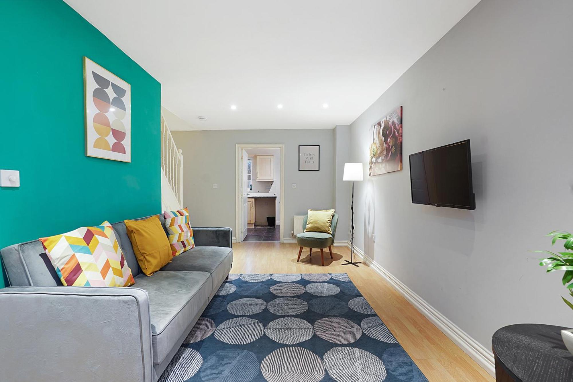 Comfortable Stylish Townhouse In Ashford Sleeps 5 Netflix 2 Parking Spaces Perfect For Contractors And Families מראה חיצוני תמונה