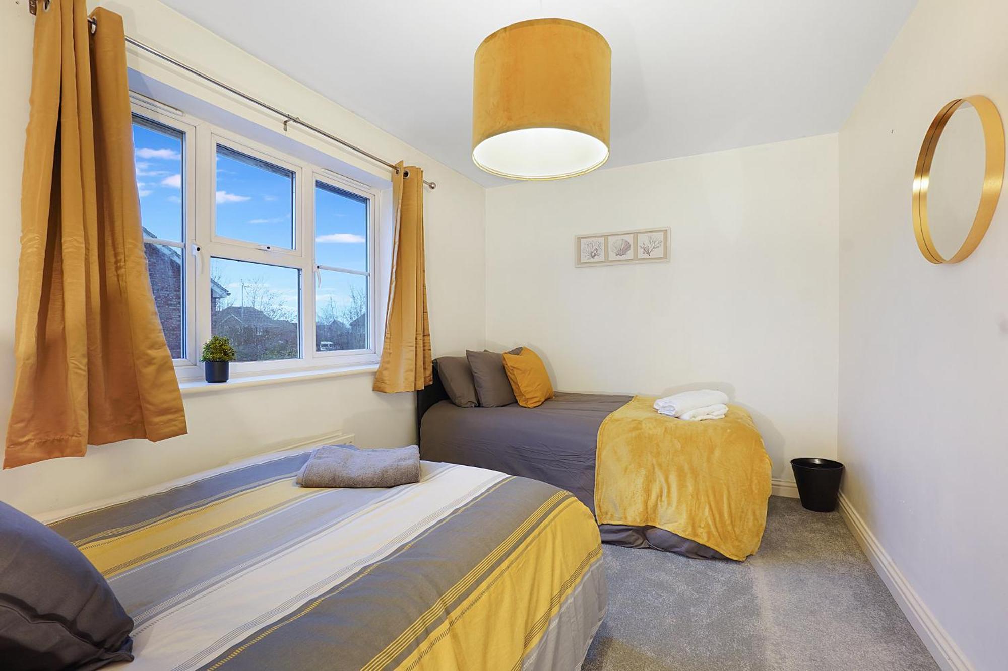 Comfortable Stylish Townhouse In Ashford Sleeps 5 Netflix 2 Parking Spaces Perfect For Contractors And Families מראה חיצוני תמונה