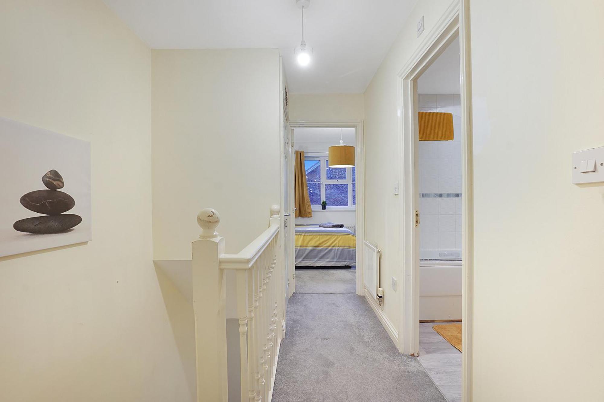 Comfortable Stylish Townhouse In Ashford Sleeps 5 Netflix 2 Parking Spaces Perfect For Contractors And Families מראה חיצוני תמונה