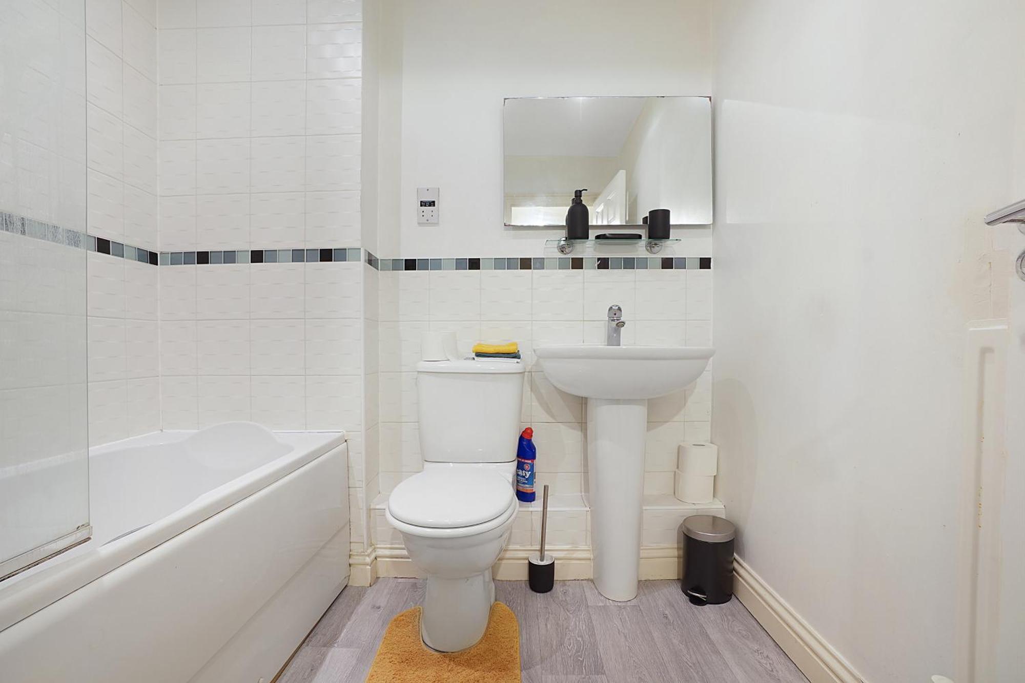 Comfortable Stylish Townhouse In Ashford Sleeps 5 Netflix 2 Parking Spaces Perfect For Contractors And Families מראה חיצוני תמונה