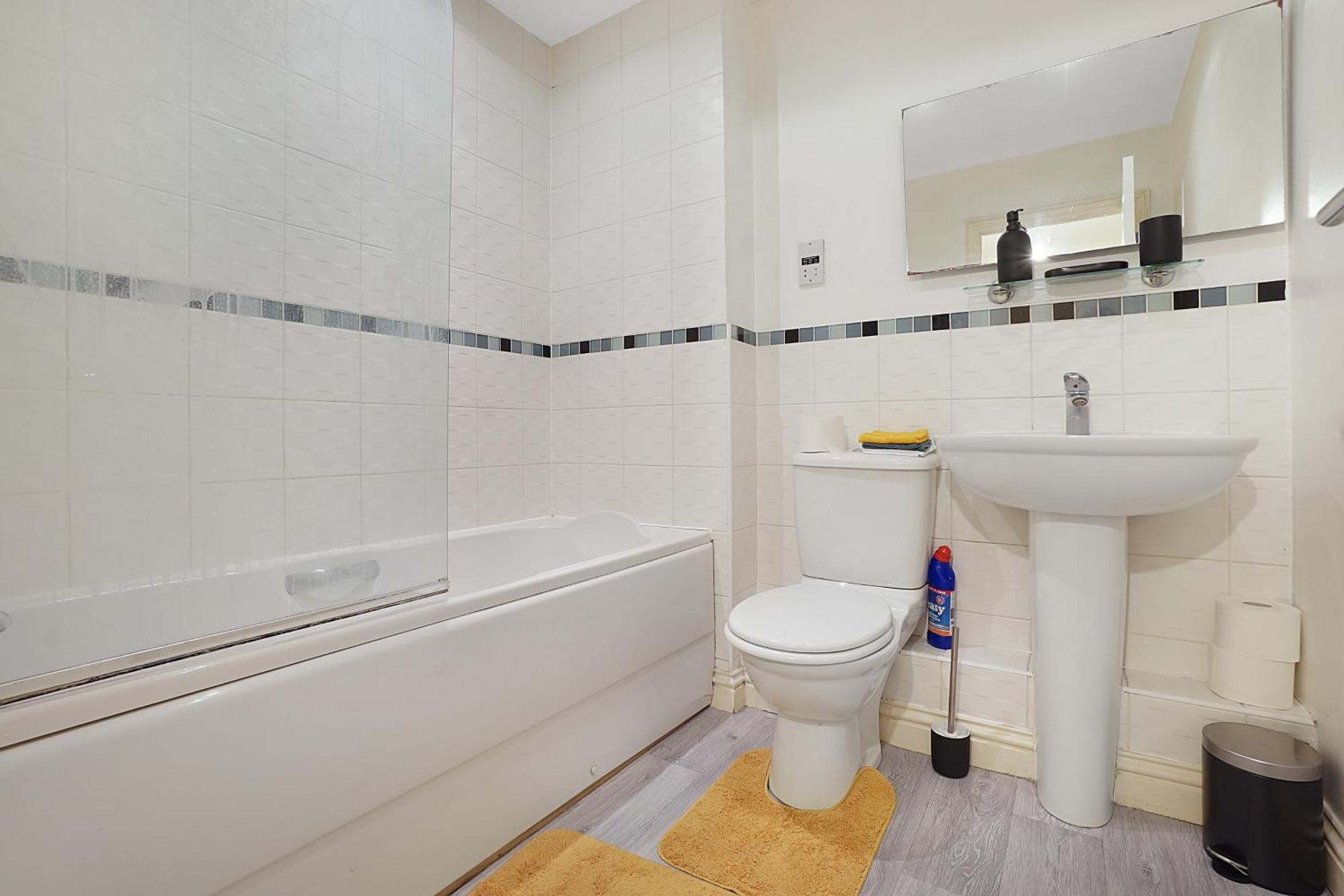 Comfortable Stylish Townhouse In Ashford Sleeps 5 Netflix 2 Parking Spaces Perfect For Contractors And Families מראה חיצוני תמונה